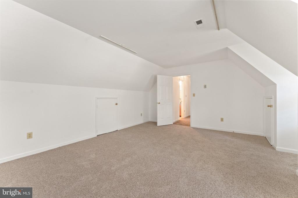 3521 SADDLEBROOKE DRIVE