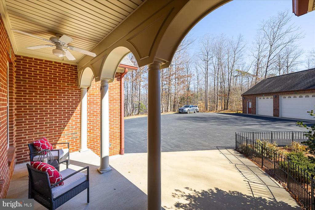 19 OLD BANKS DRIVE