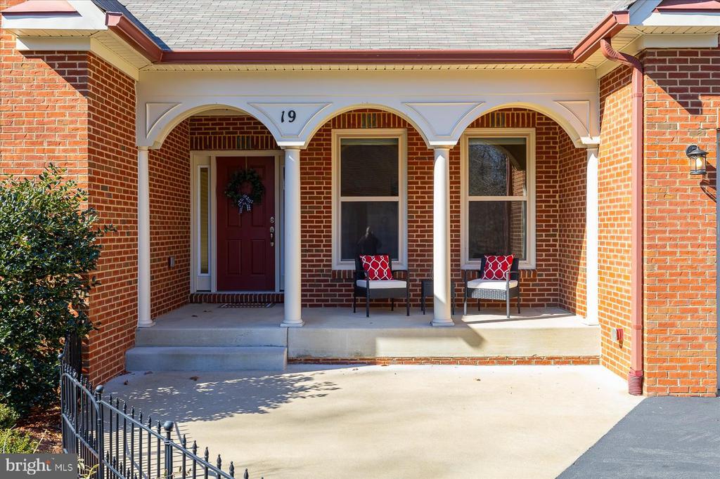19 OLD BANKS DRIVE