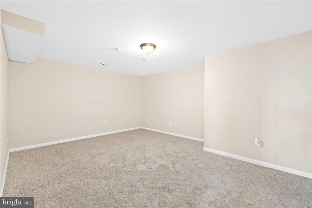 19 OLD BANKS DRIVE