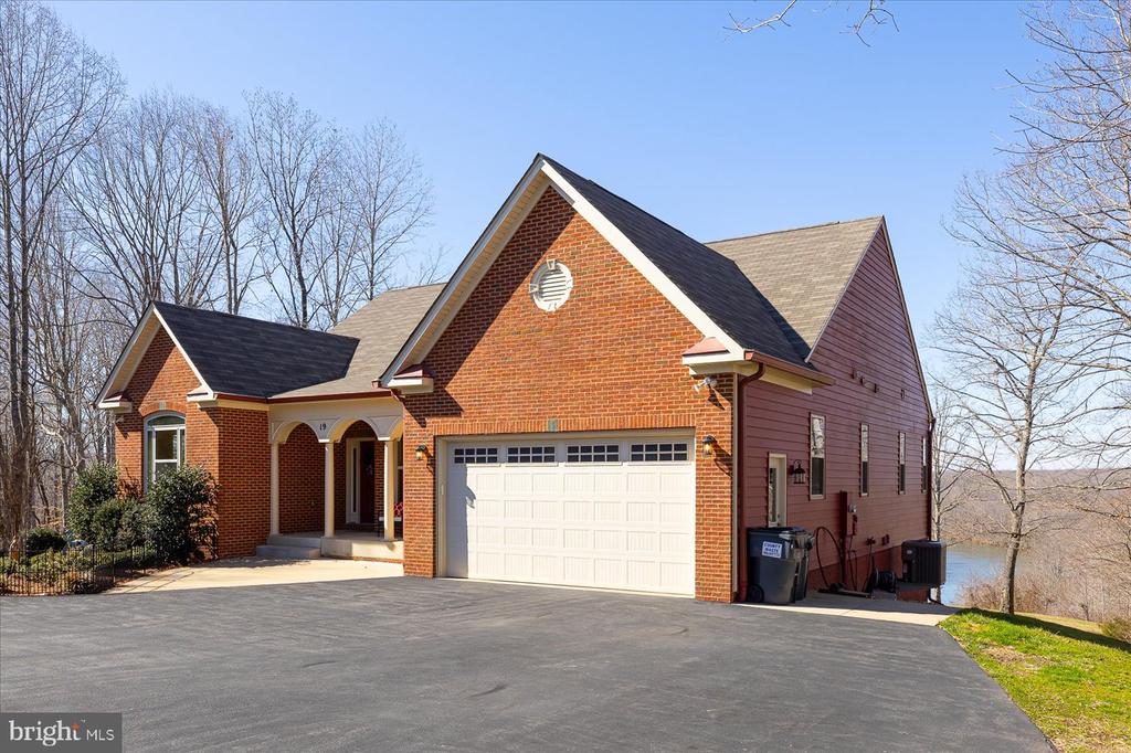 19 OLD BANKS DRIVE
