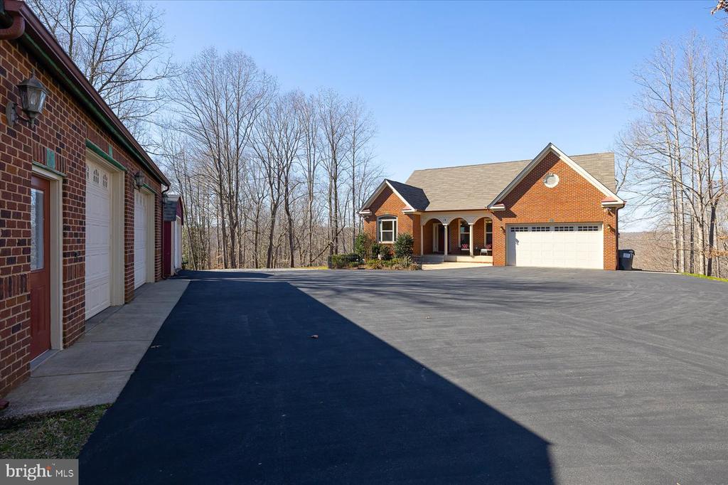 19 OLD BANKS DRIVE
