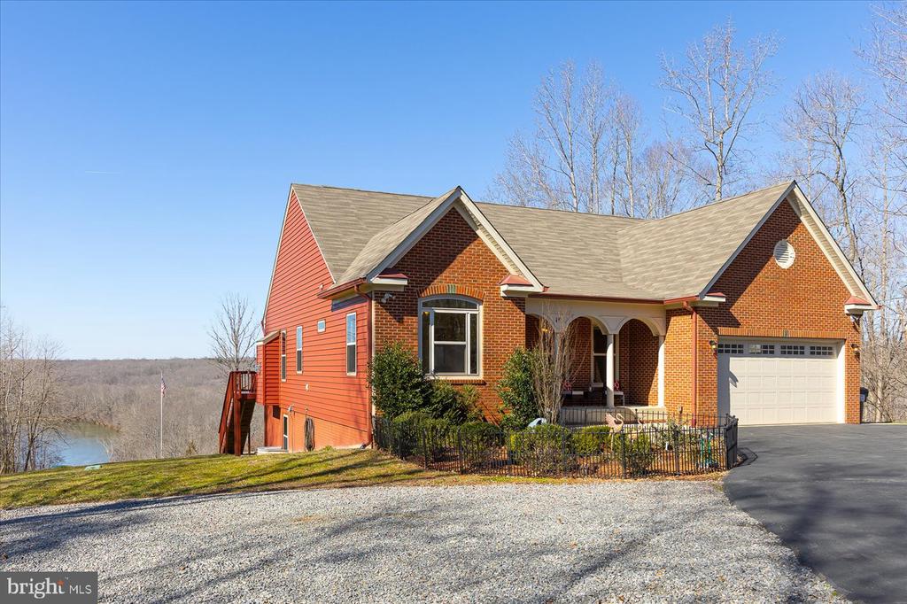 19 OLD BANKS DRIVE