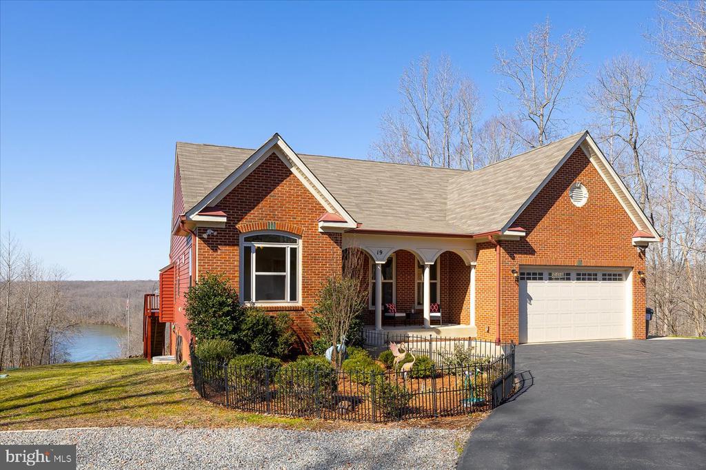 19 OLD BANKS DRIVE