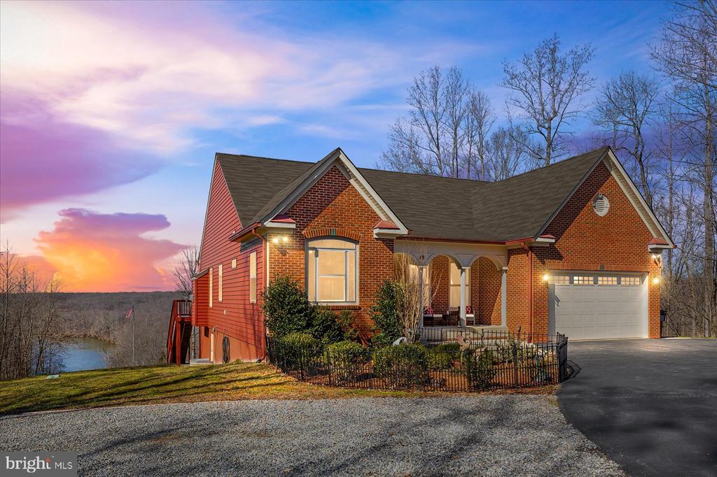 19 OLD BANKS DRIVE
