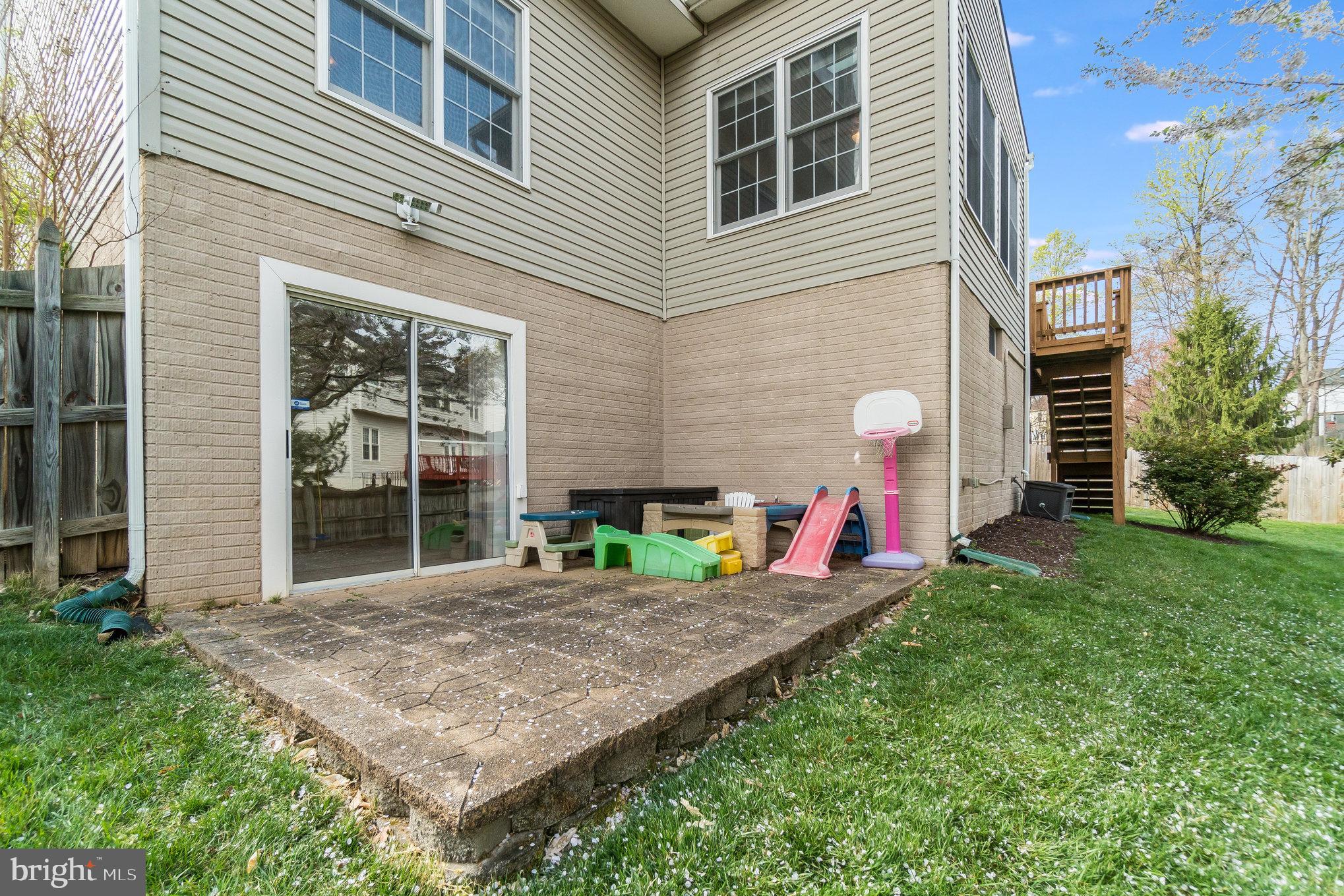 6 CROMWELL COURT