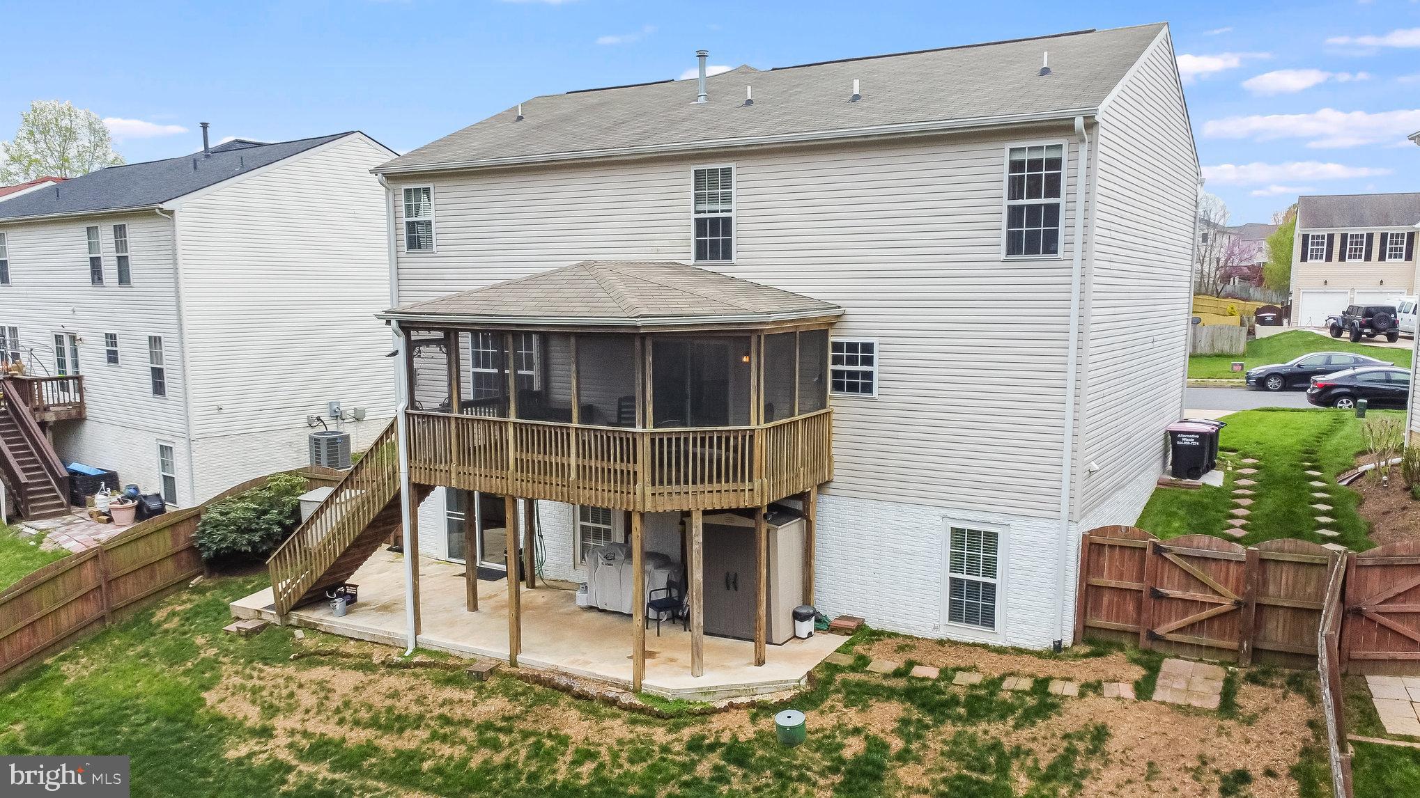 7 WEBB COURT