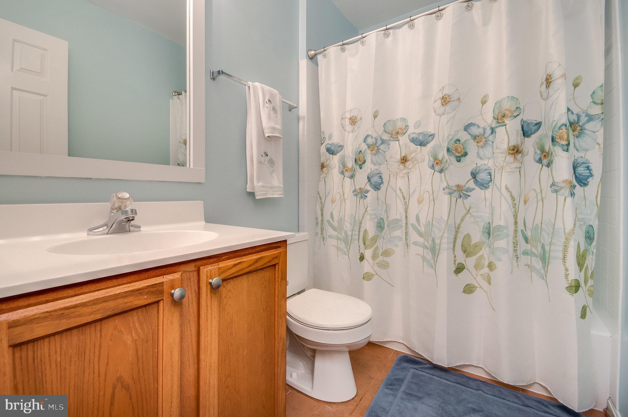 8 WHITESTONE DRIVE