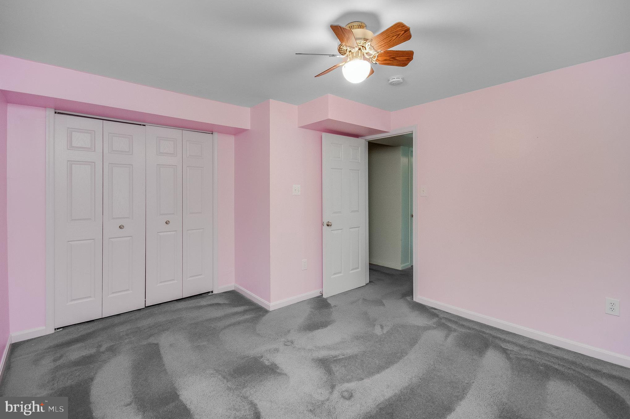 8 WHITESTONE DRIVE