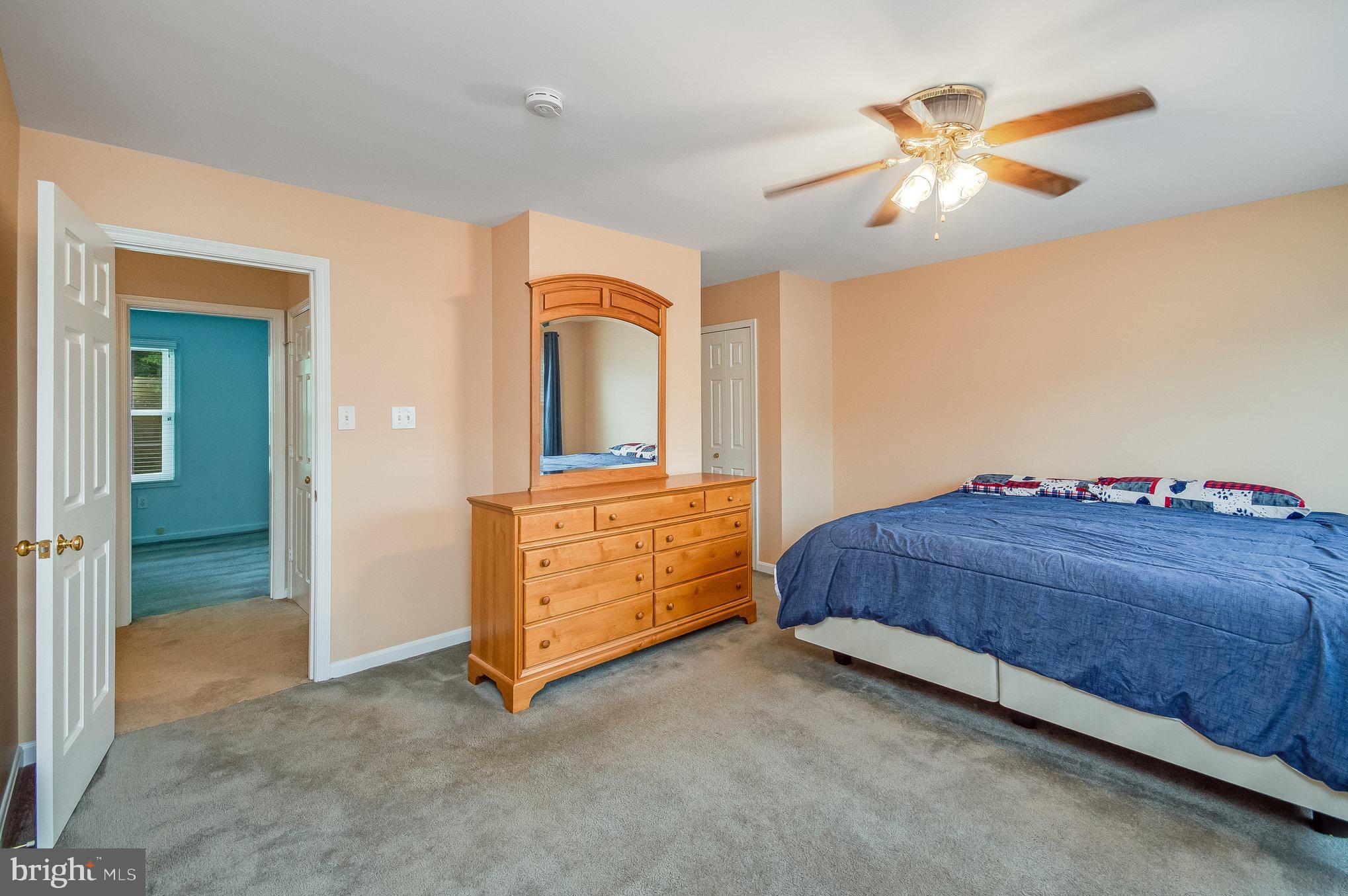 8 WHITESTONE DRIVE