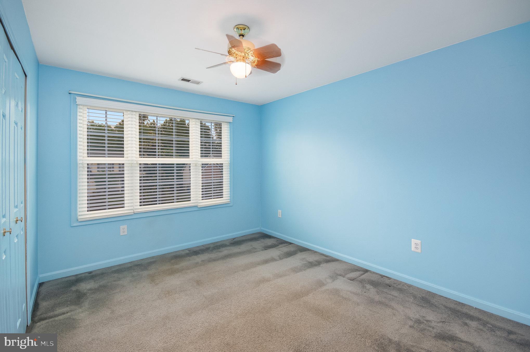 8 WHITESTONE DRIVE