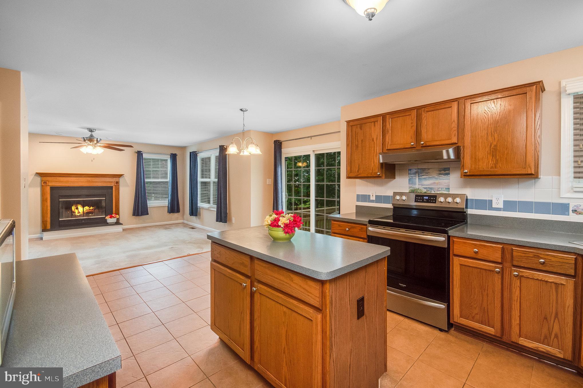 8 WHITESTONE DRIVE
