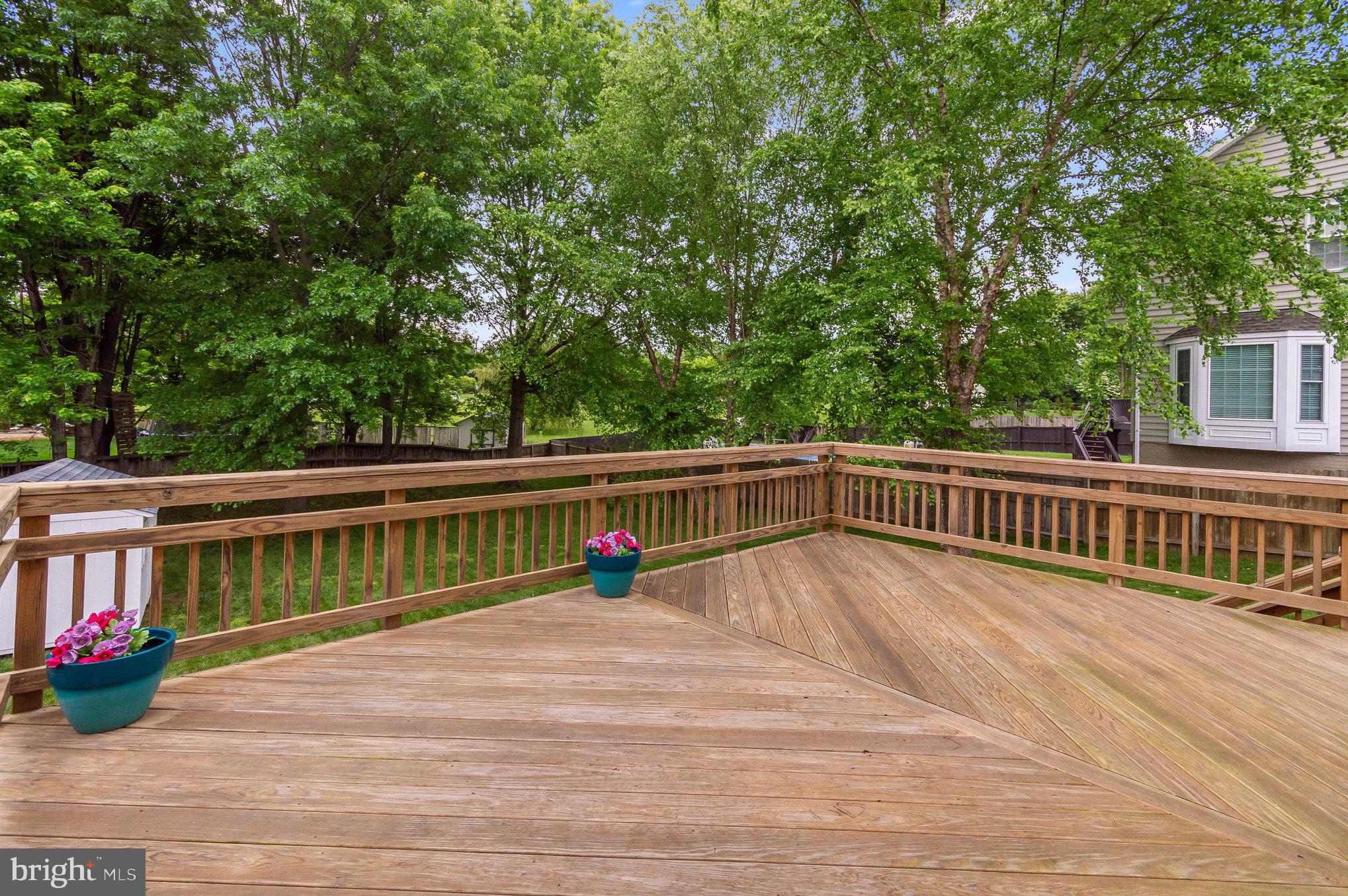 8 WHITESTONE DRIVE