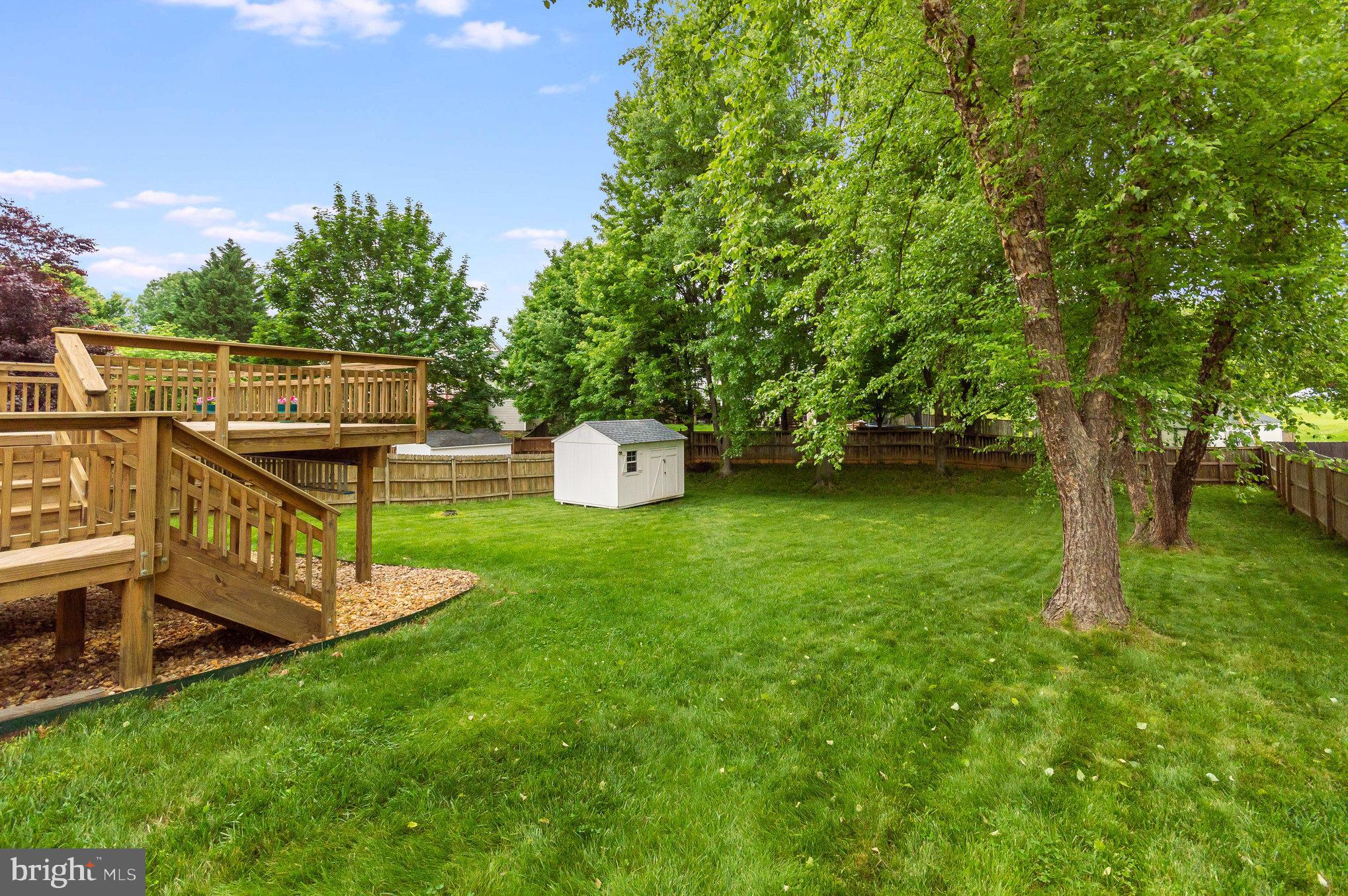 8 WHITESTONE DRIVE
