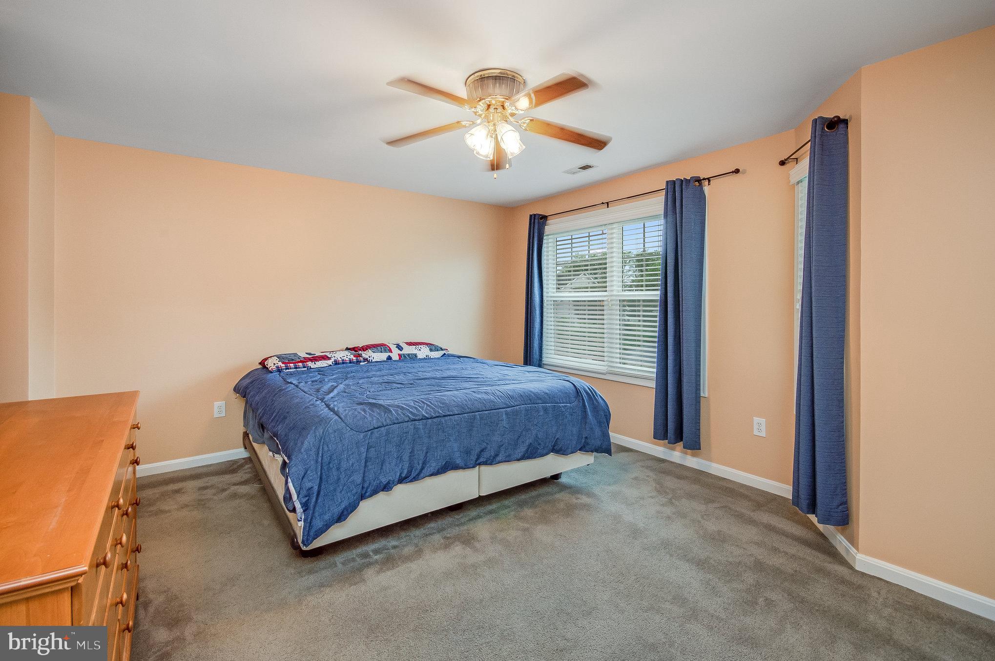 8 WHITESTONE DRIVE