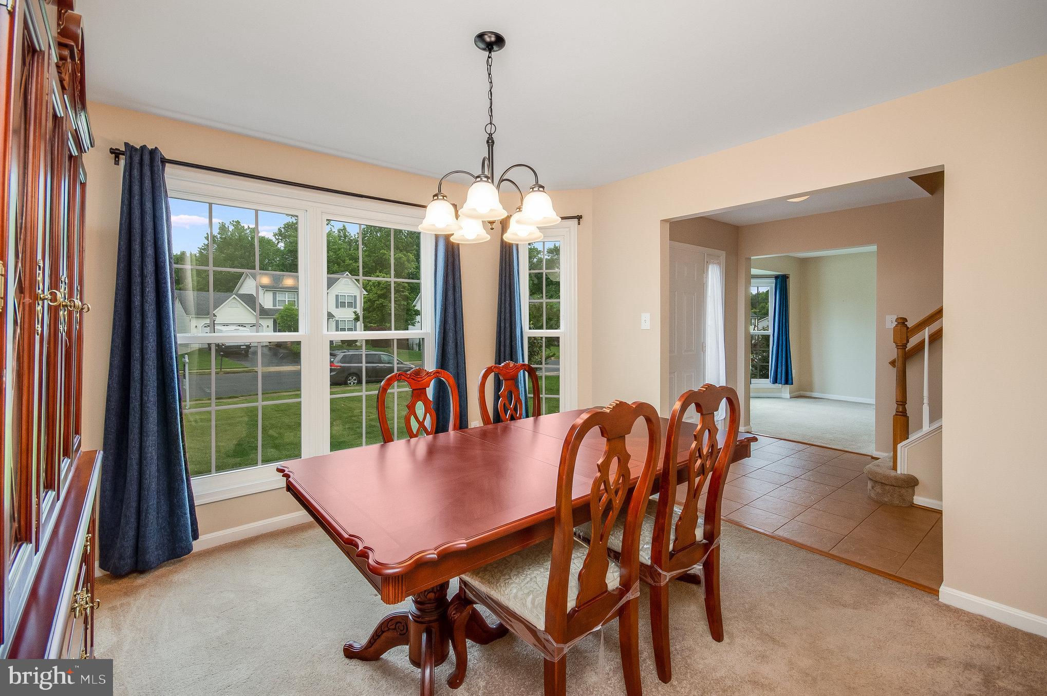 8 WHITESTONE DRIVE