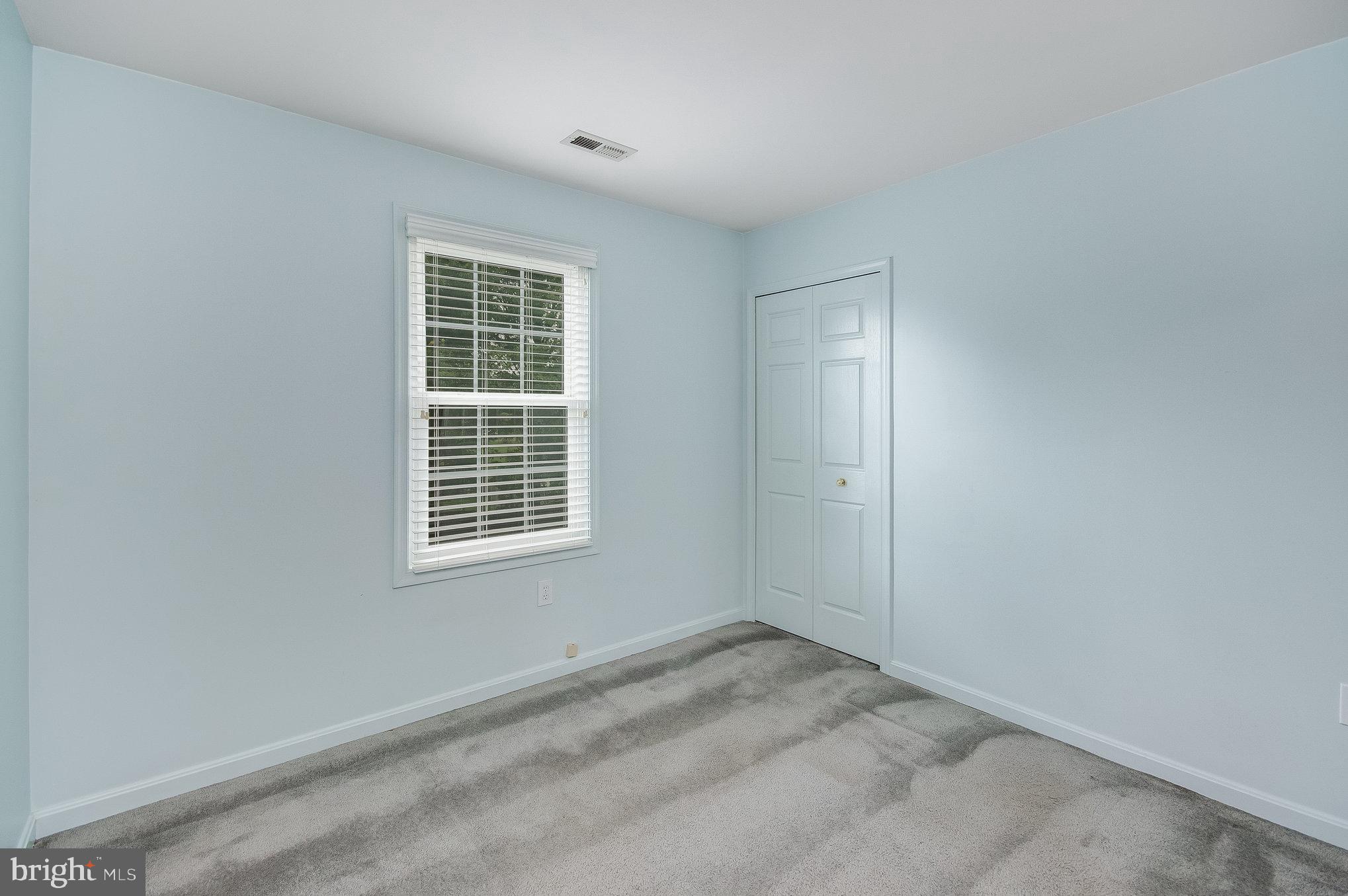8 WHITESTONE DRIVE