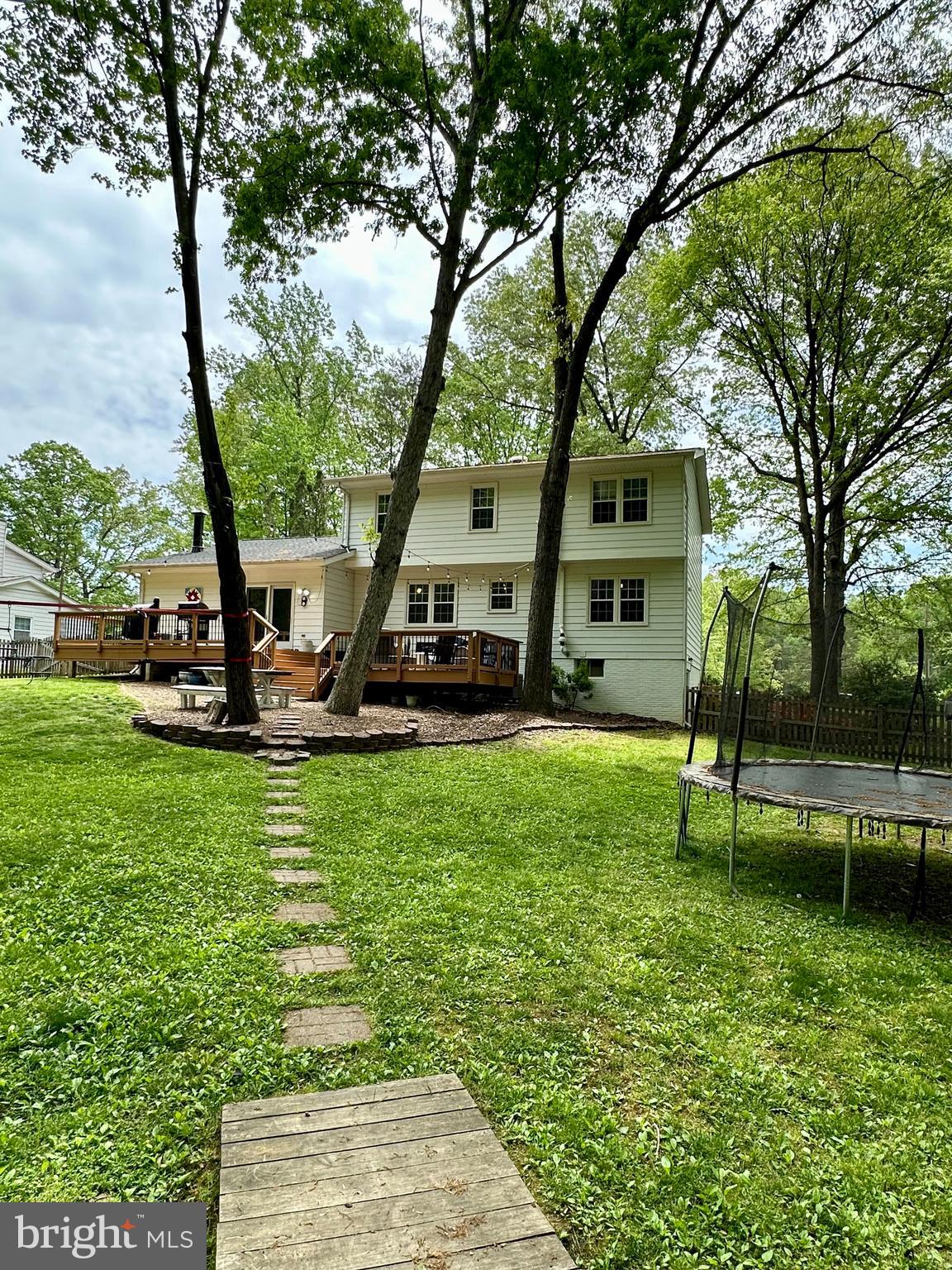 114 AUTUMN DRIVE