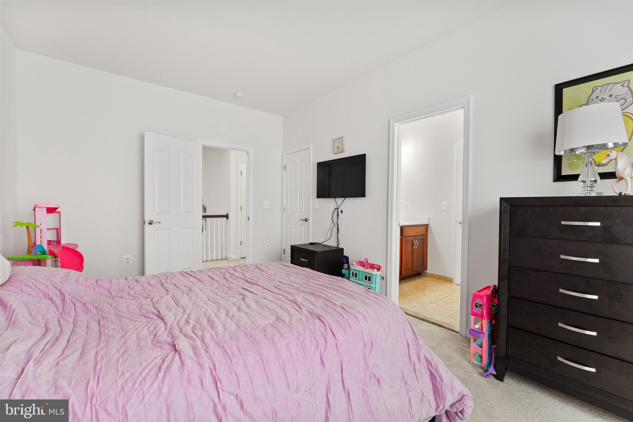 8 BROOMFIELD DRIVE