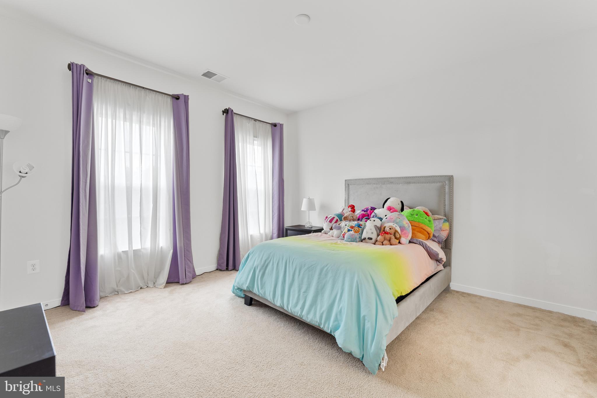 8 BROOMFIELD DRIVE