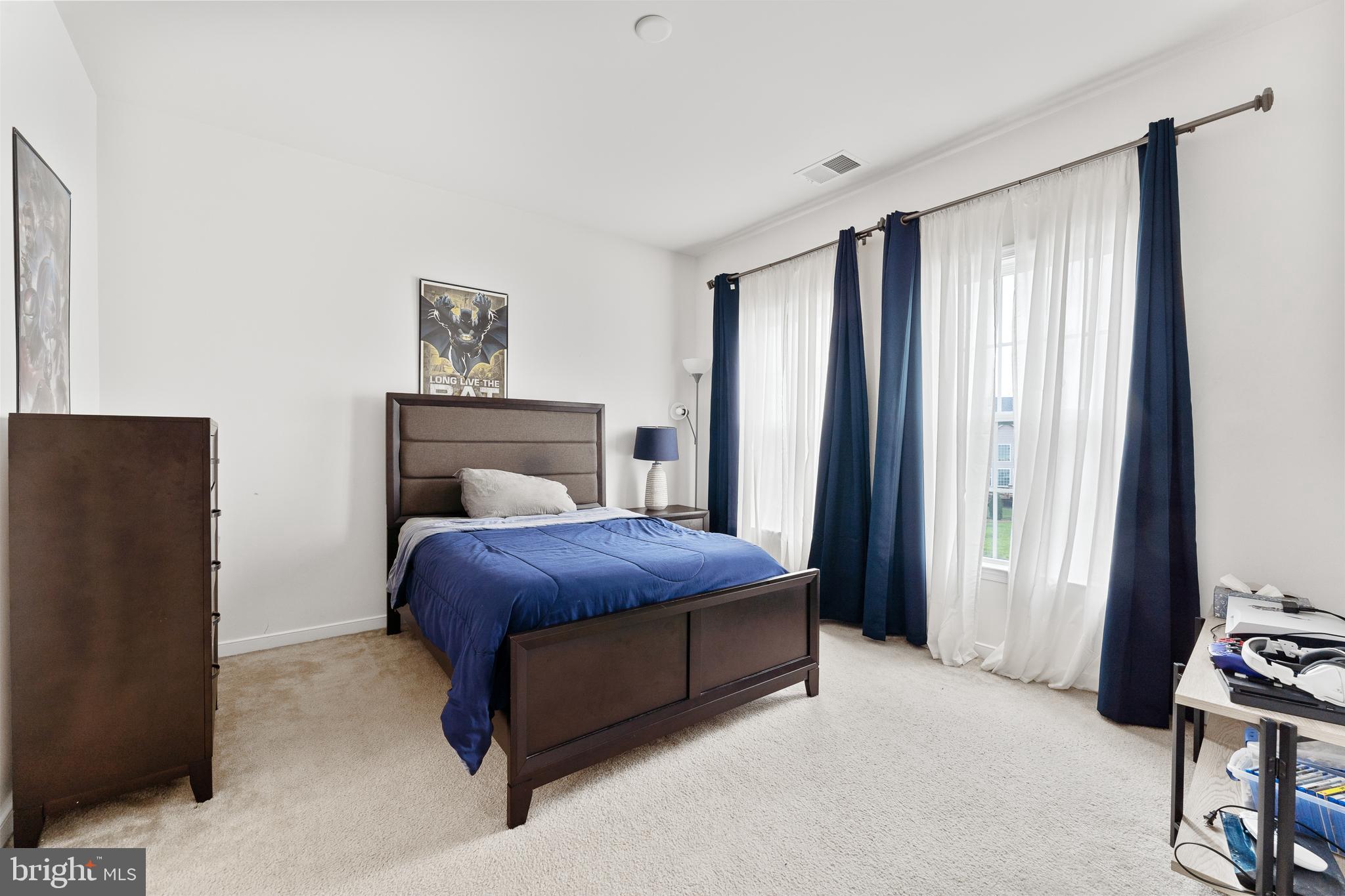 8 BROOMFIELD DRIVE