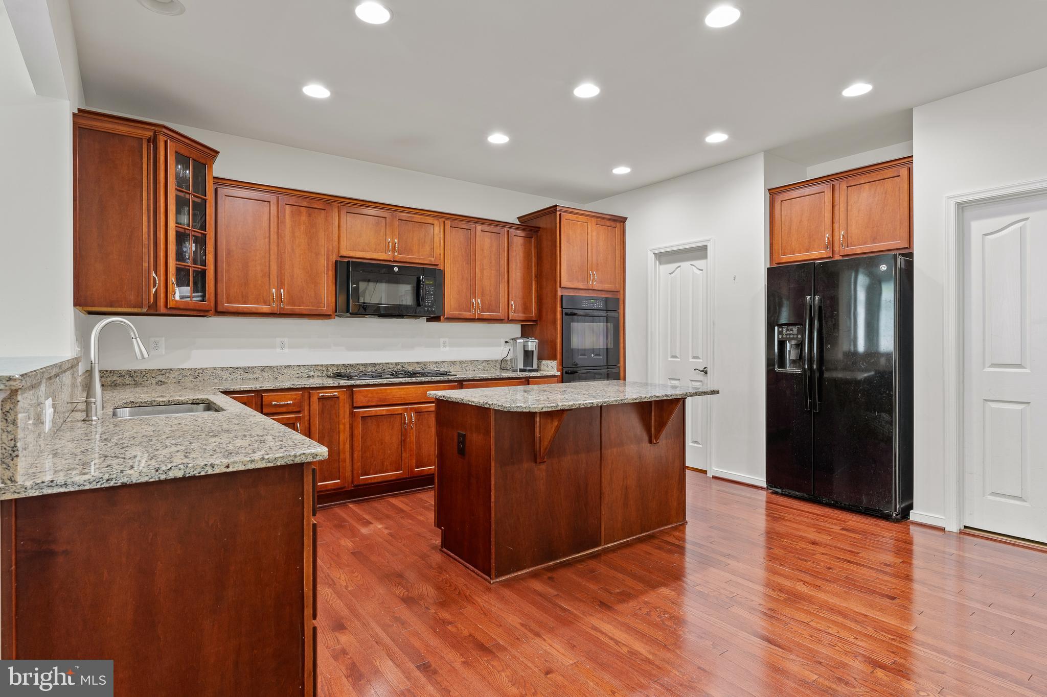 8 BROOMFIELD DRIVE