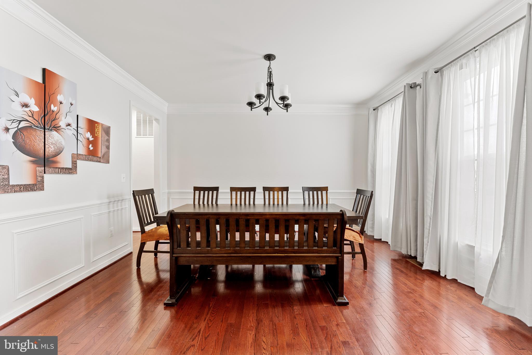 8 BROOMFIELD DRIVE