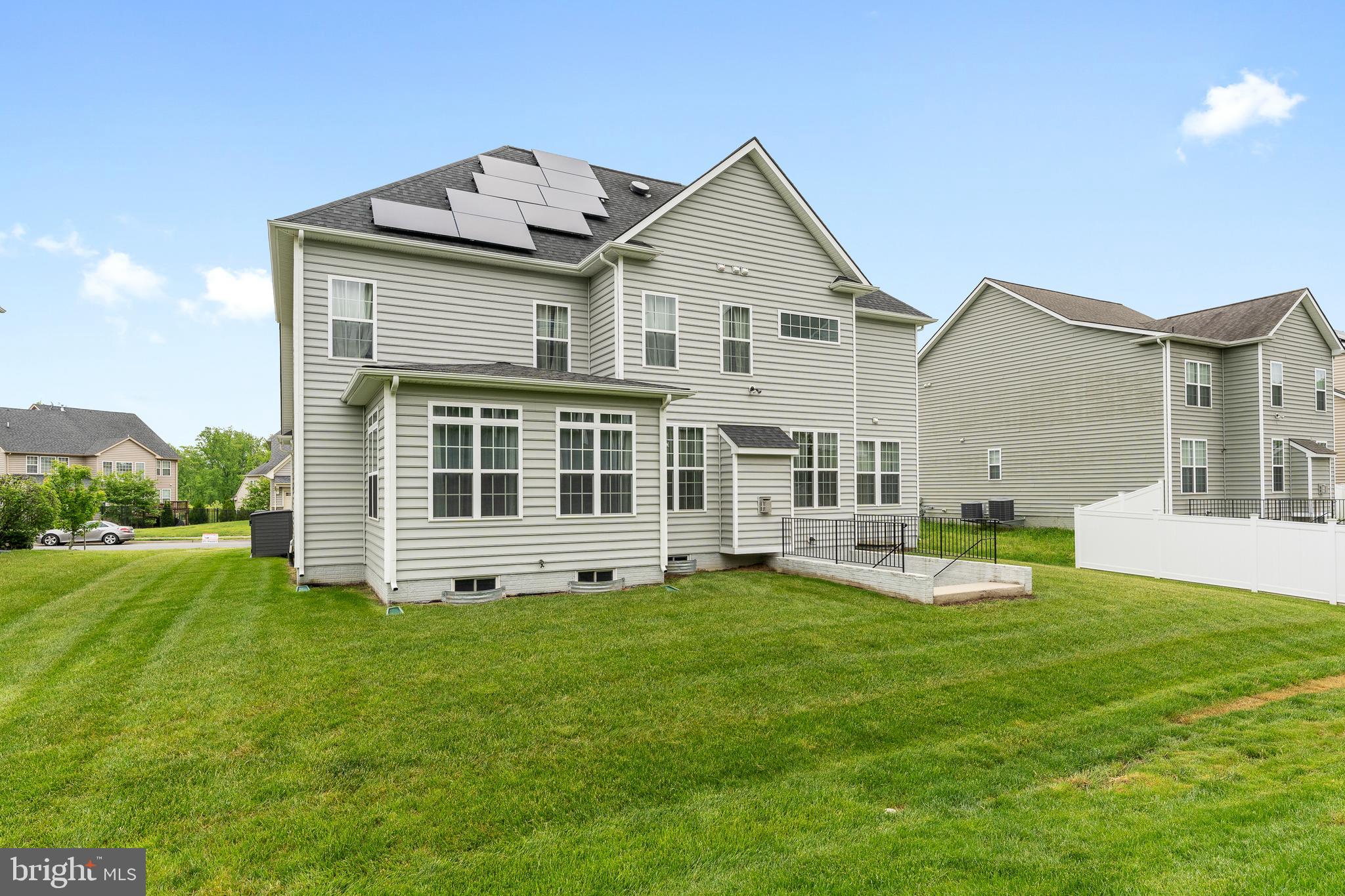 8 BROOMFIELD DRIVE