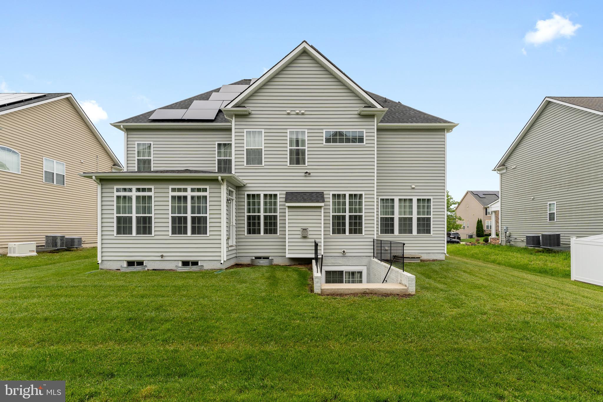 8 BROOMFIELD DRIVE