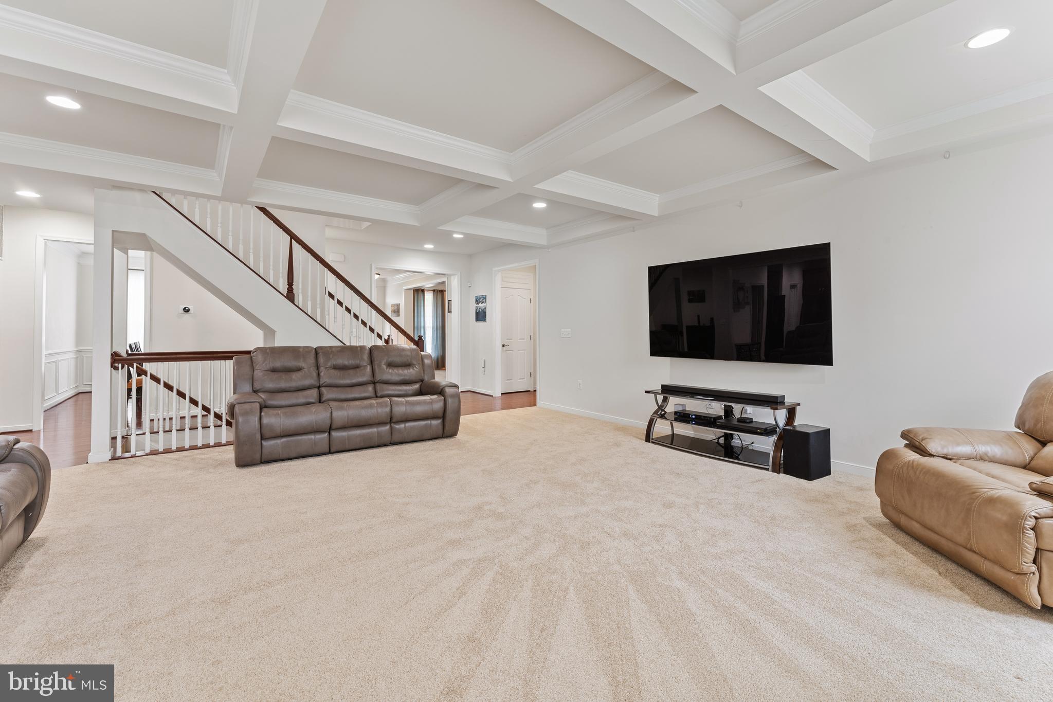 8 BROOMFIELD DRIVE