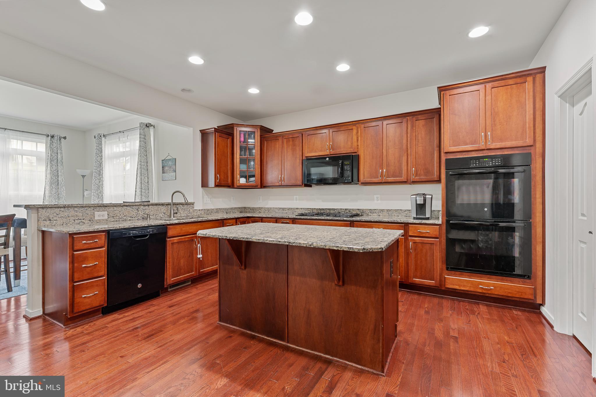 8 BROOMFIELD DRIVE