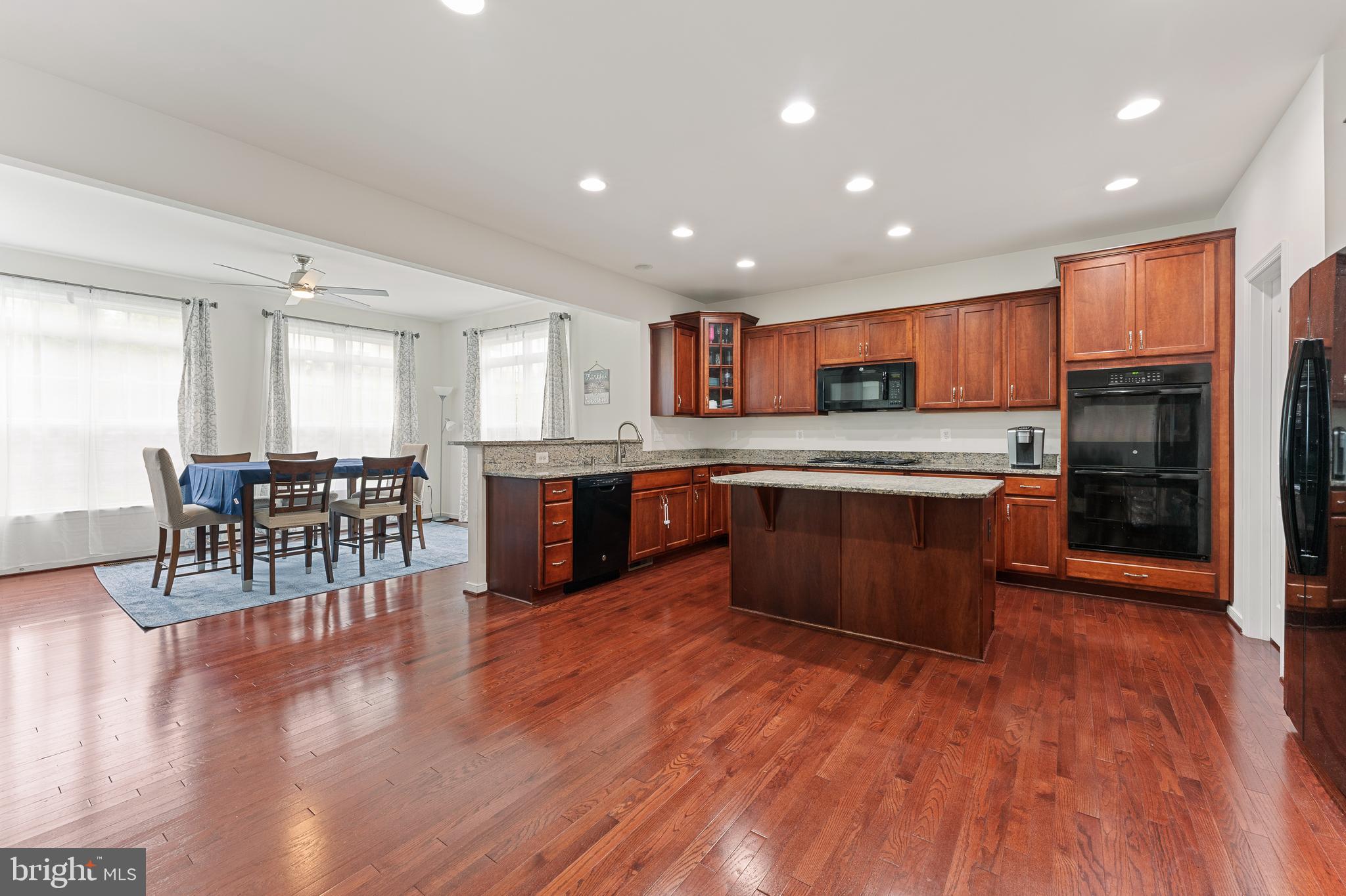 8 BROOMFIELD DRIVE