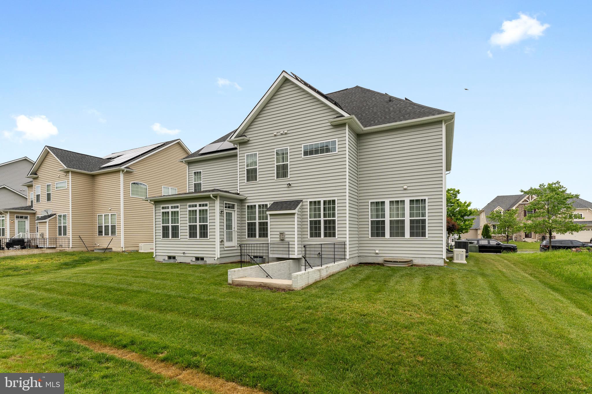 8 BROOMFIELD DRIVE