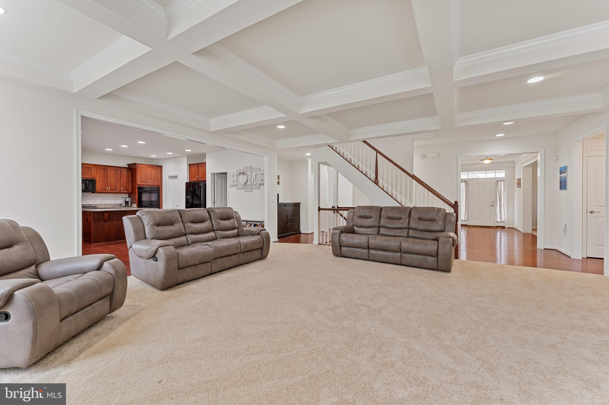 8 BROOMFIELD DRIVE
