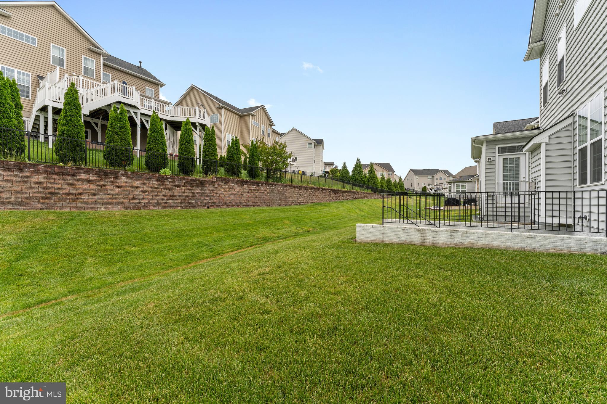8 BROOMFIELD DRIVE