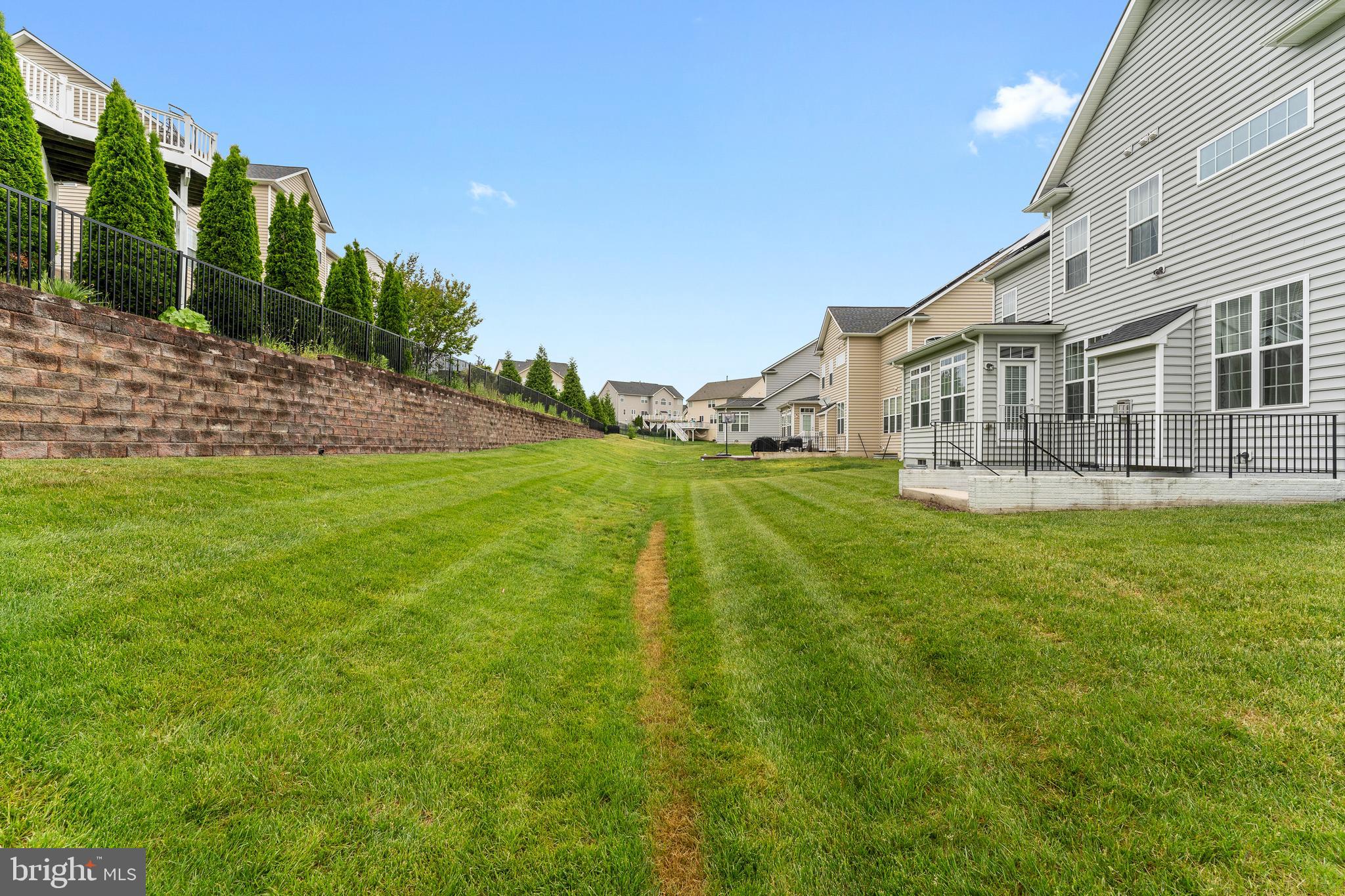 8 BROOMFIELD DRIVE