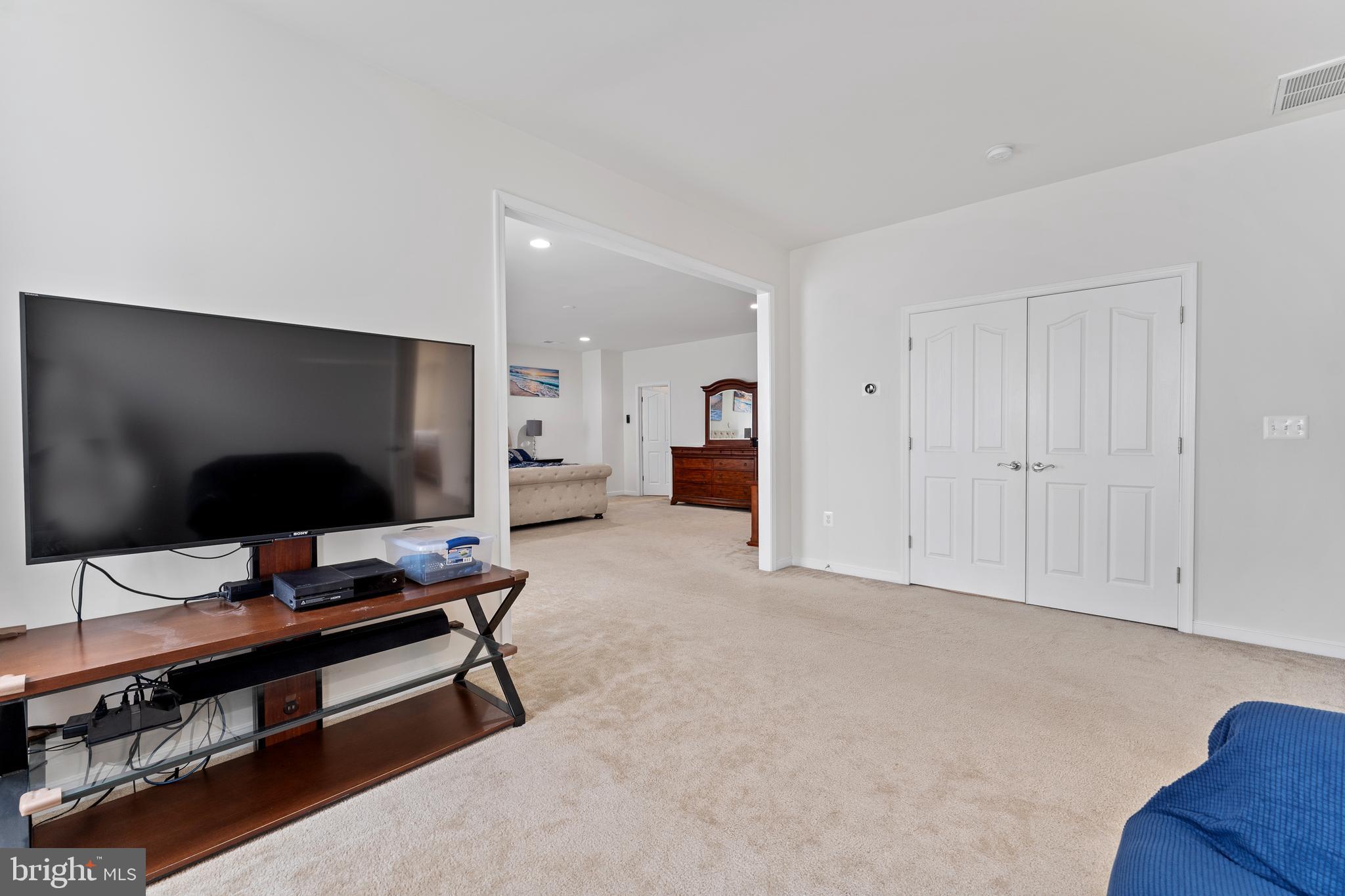 8 BROOMFIELD DRIVE