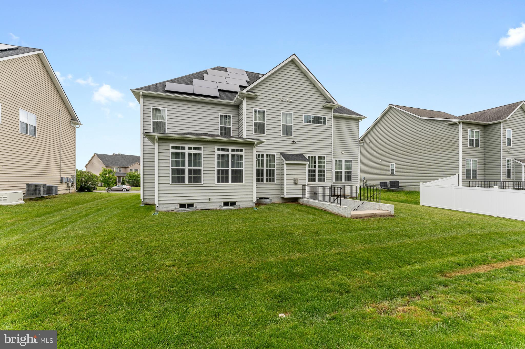 8 BROOMFIELD DRIVE
