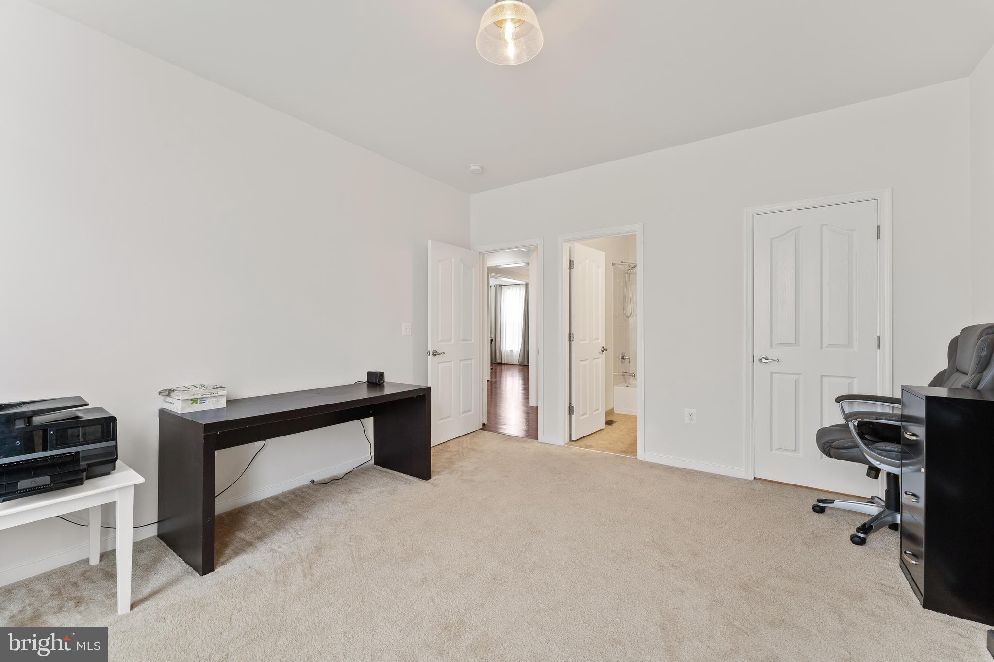 8 BROOMFIELD DRIVE