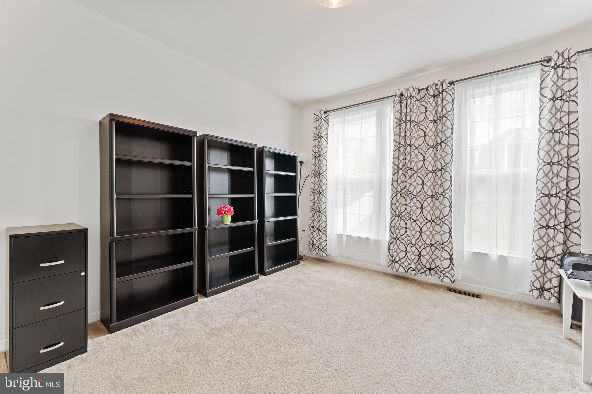 8 BROOMFIELD DRIVE