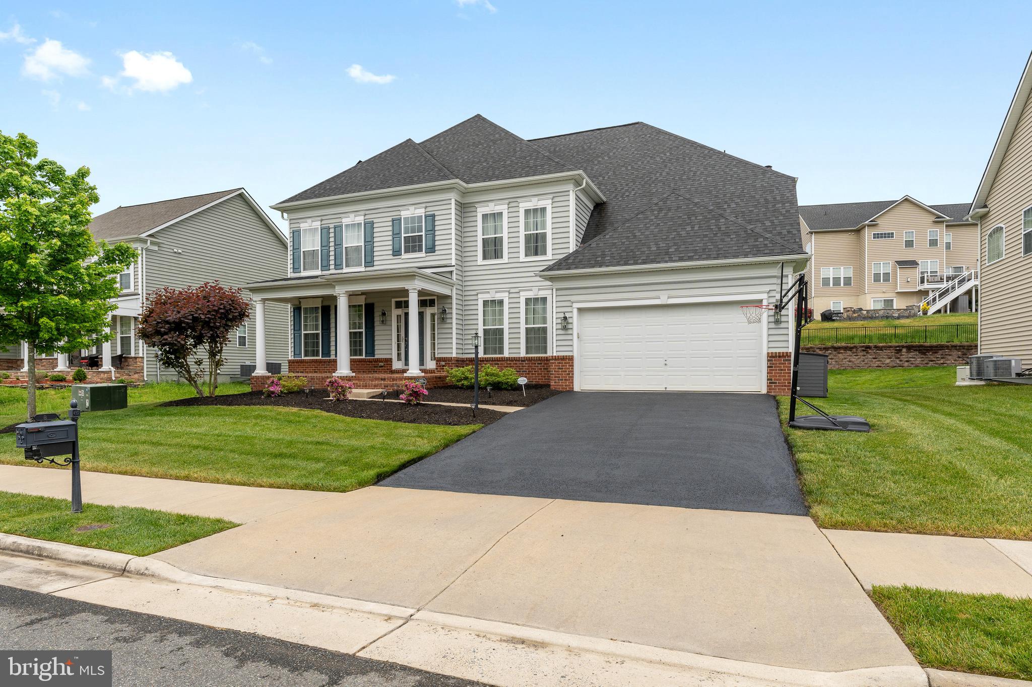 8 BROOMFIELD DRIVE