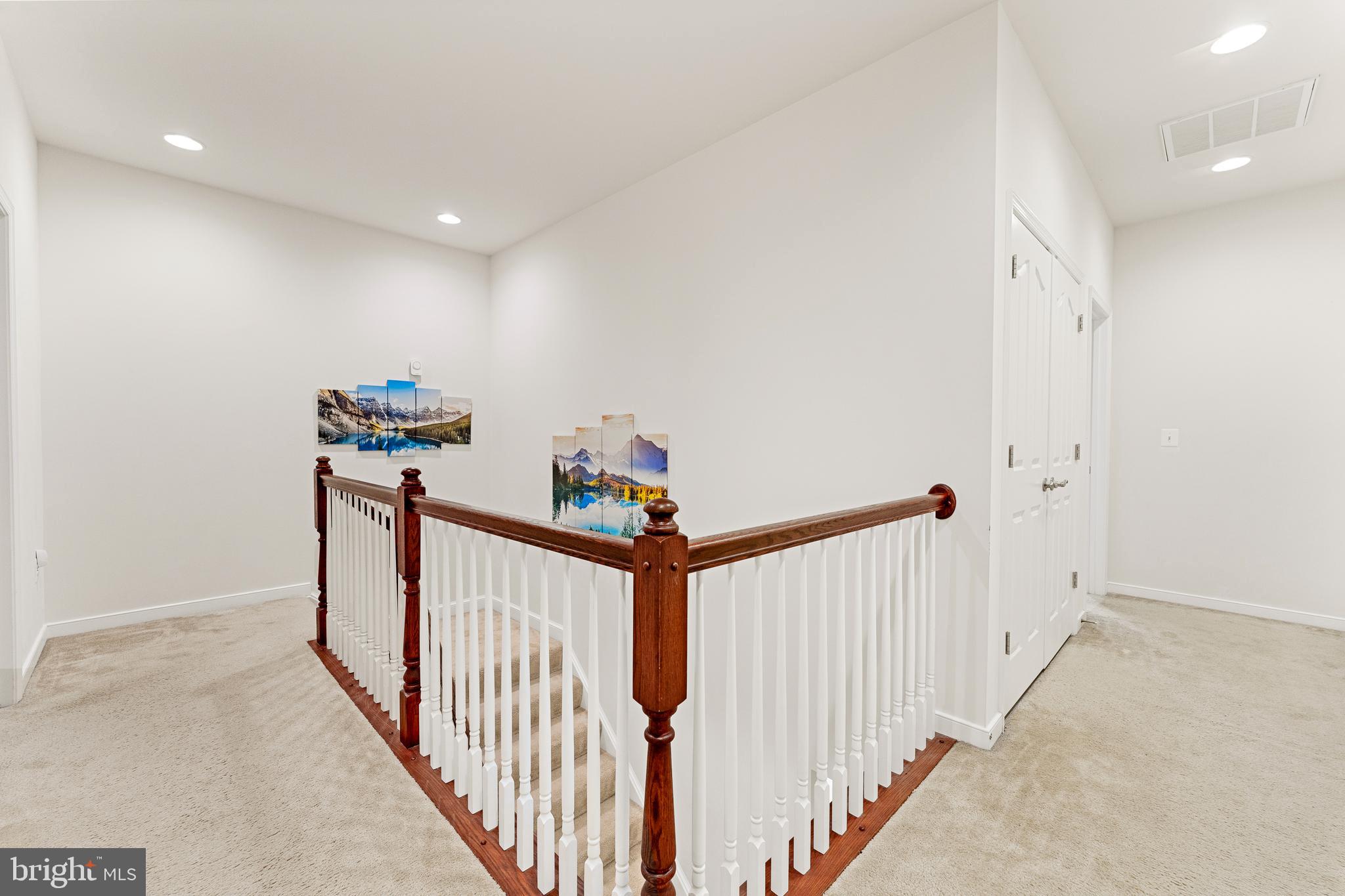 8 BROOMFIELD DRIVE
