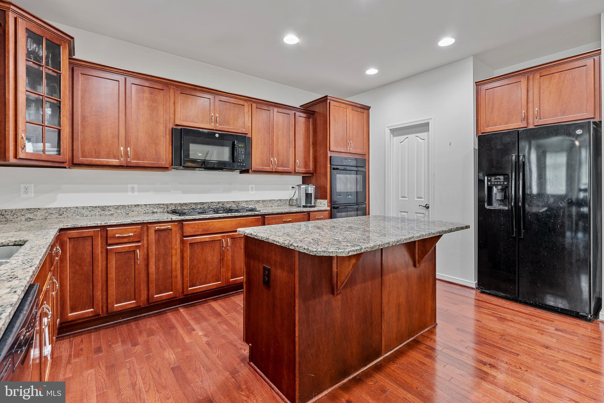 8 BROOMFIELD DRIVE