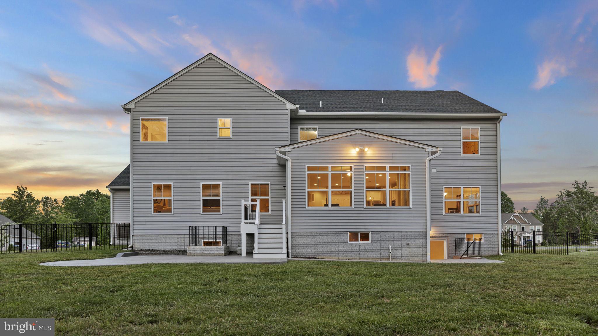 15 CRANES BLUFF COURT