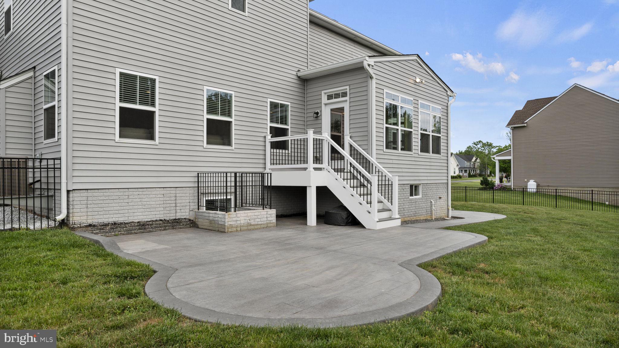 15 CRANES BLUFF COURT