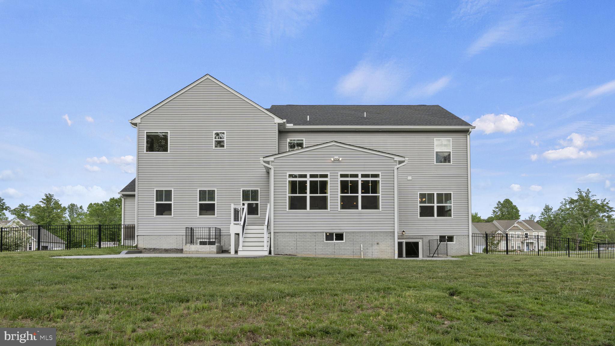 15 CRANES BLUFF COURT