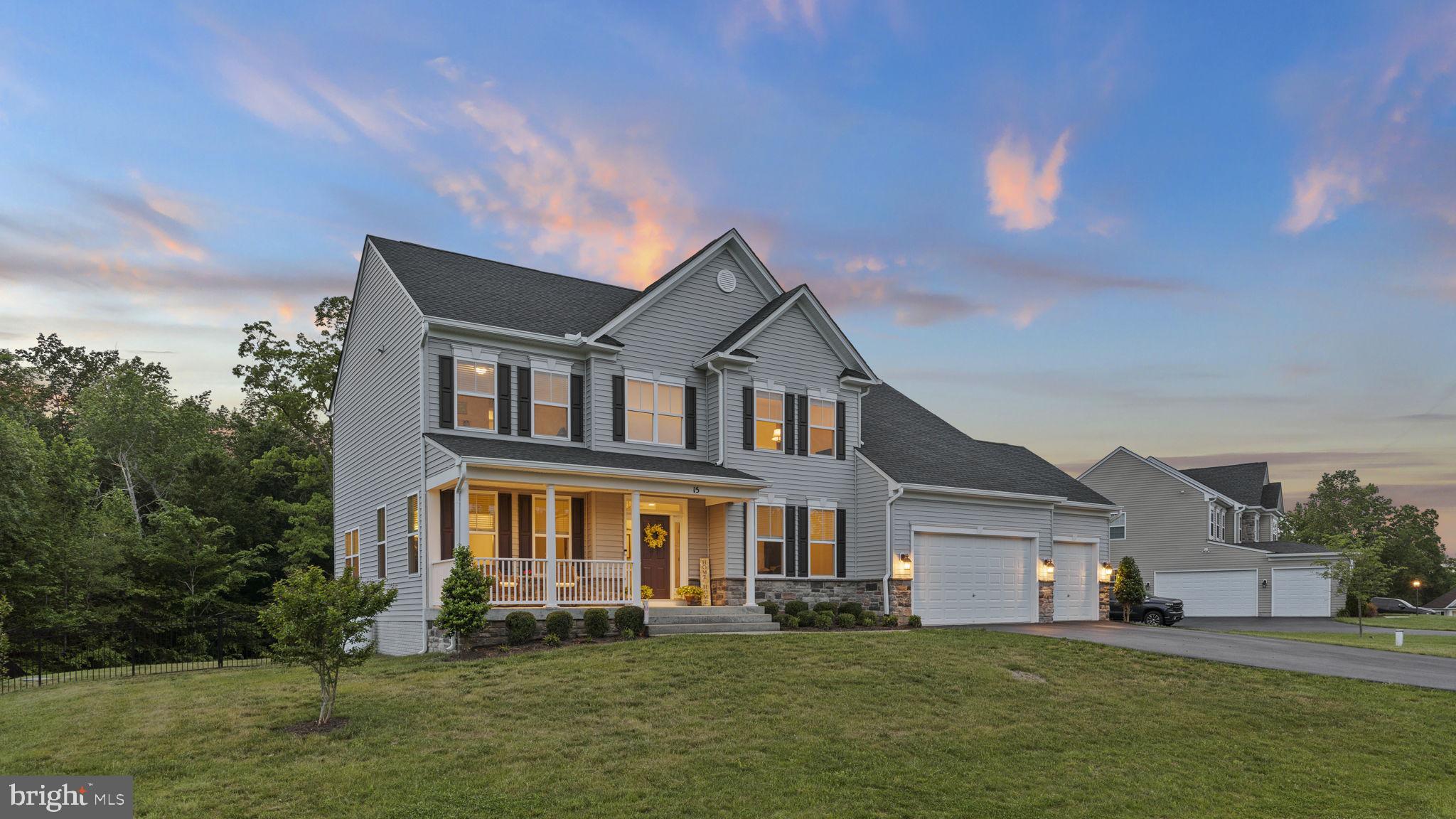 15 CRANES BLUFF COURT