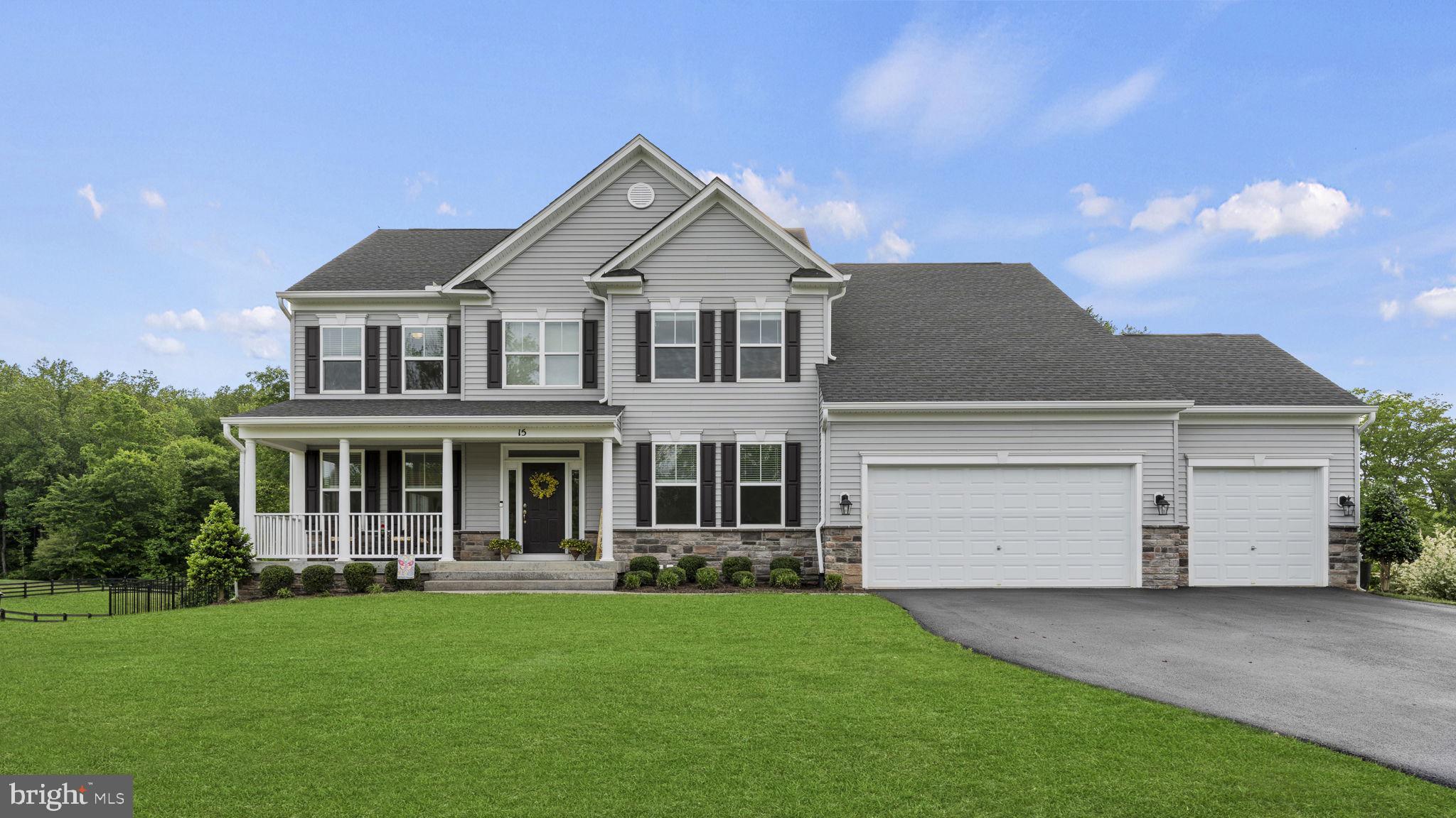 15 CRANES BLUFF COURT