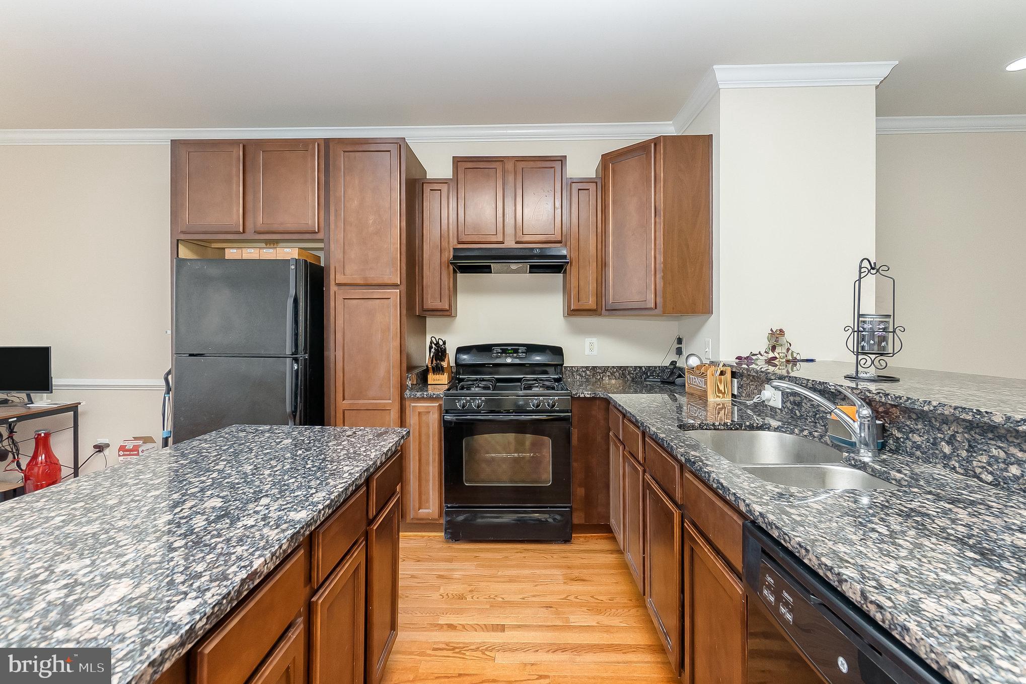 325 WOODSTREAM BOULEVARD