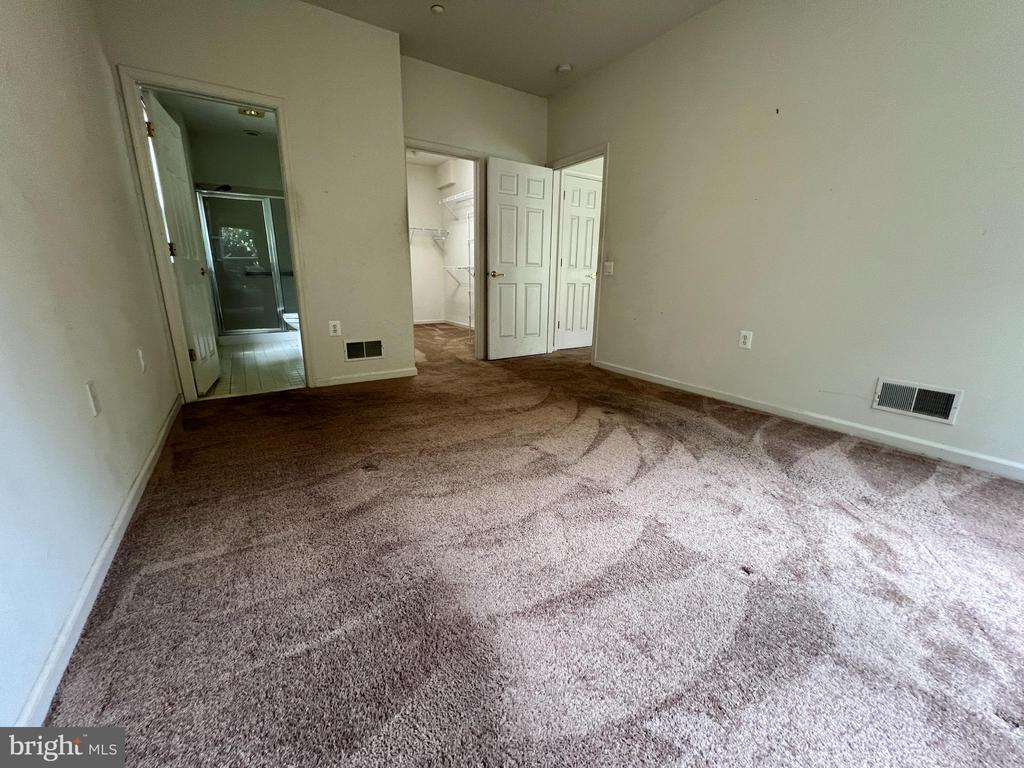 4 VERONA COURT